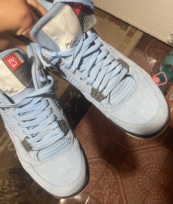 Jordan 4 university blue