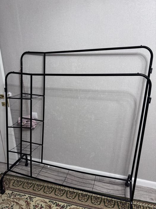 срочно продам вешалку