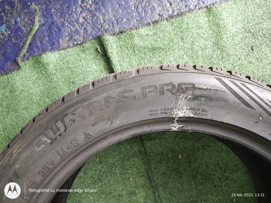 235 50 r19 Vredestein All season