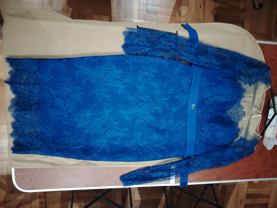 Официална рокля или бална рокля