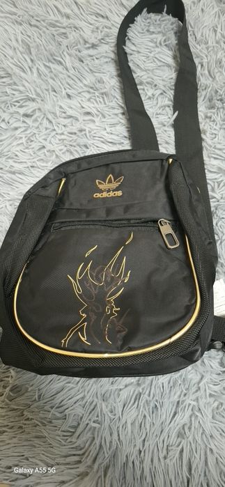 Adidas мъжка чанта за през рамо.