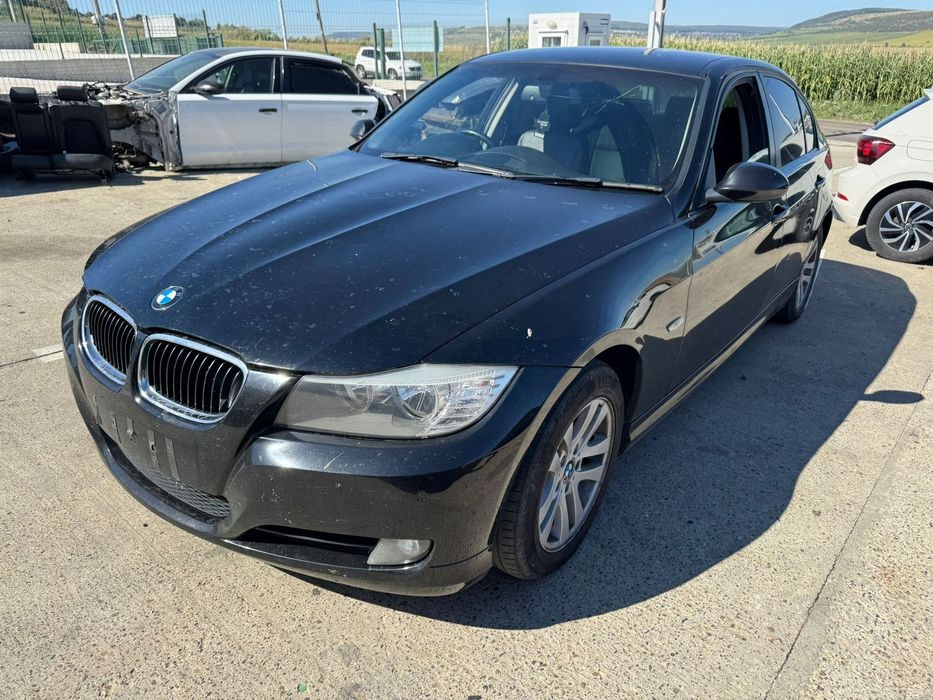 Dezmembrez / Dezmembrari / Piese / Accesorii Bmw e90 lci negru 2010 2.0d 184 cp n47d20c