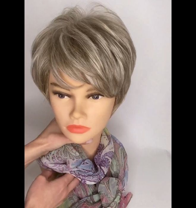 Продам парик женский