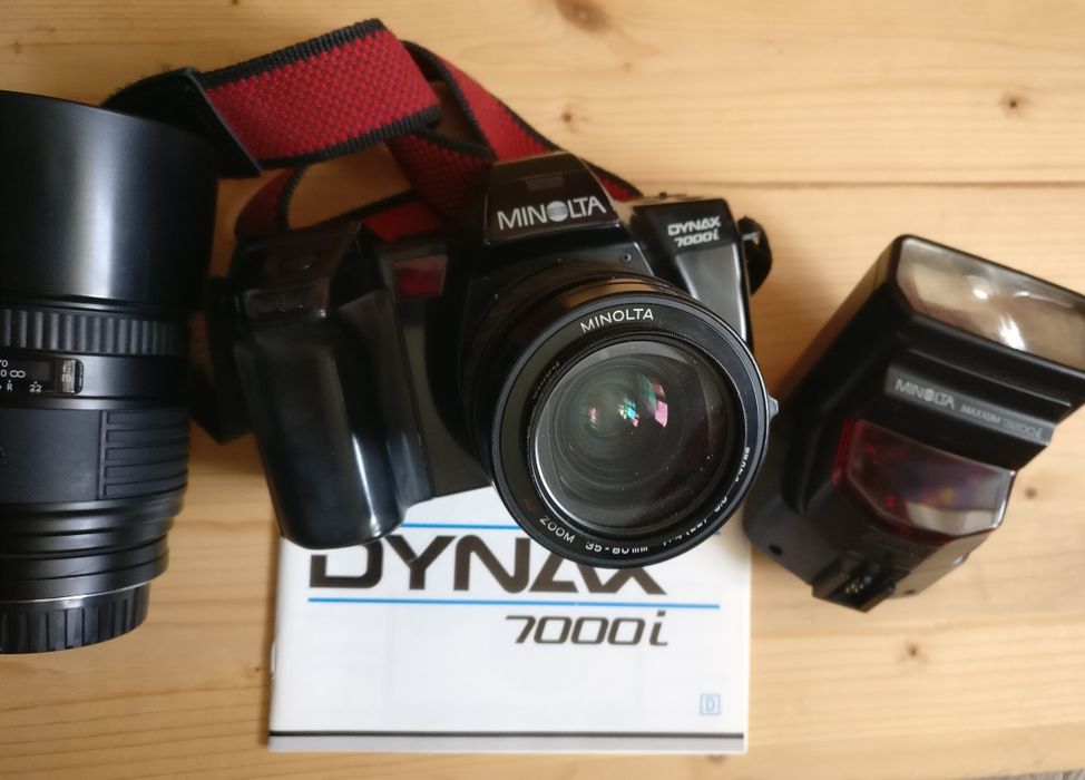 Minolta Dynax 7000i +doua obiective si blitz