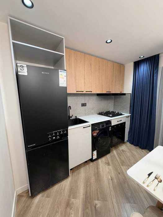 Срочно Продам 1ну комн/5/5 Метро БИЙ (М. Горький) Евро квартира.2*