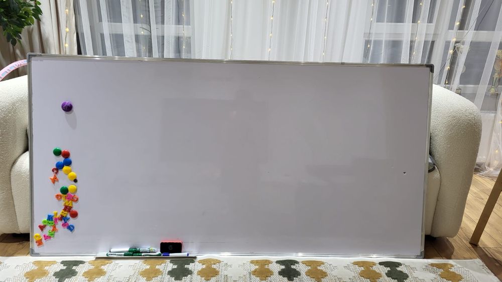 Продам белую маркерную доску 2м*1м