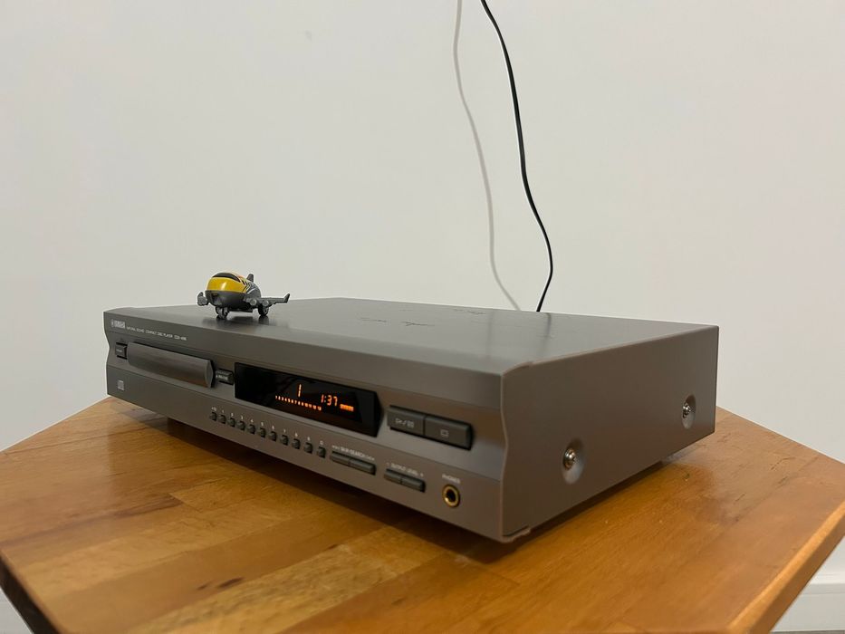 CD Player Yamaha CDX-496