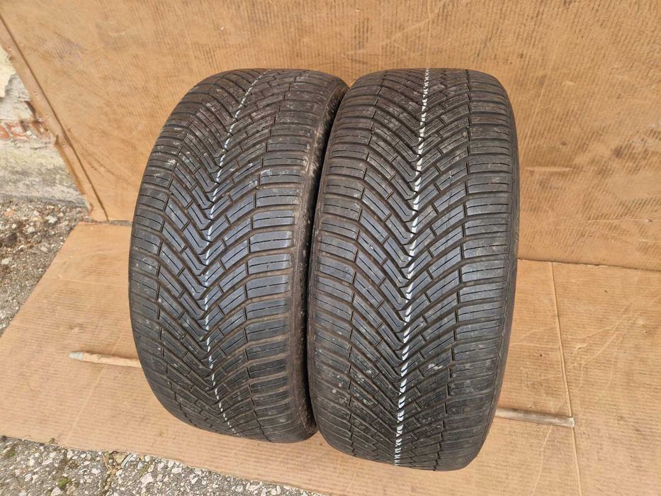 2 броя Continental R19 245/45
Всесезони гуми 
DOT1023