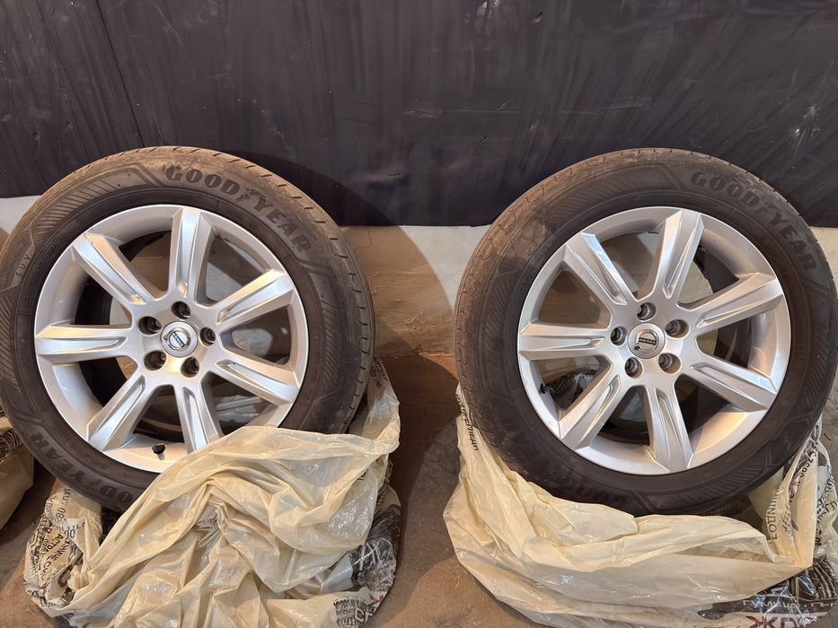 Джанти с летни гуми Volvo/Волво 17”