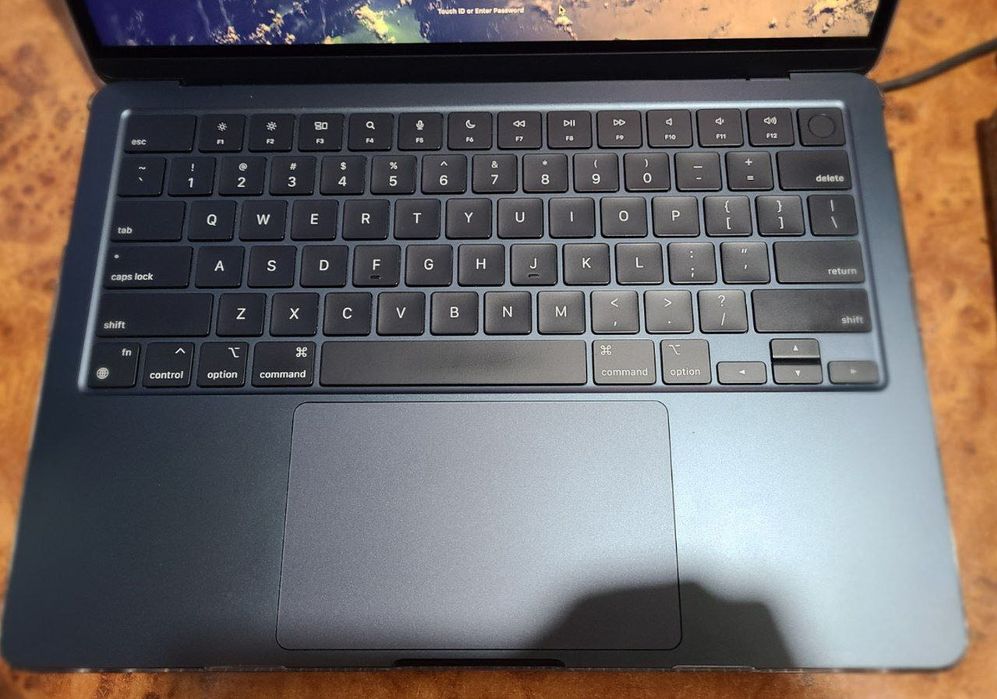 Macbook Air m2 8/512GB