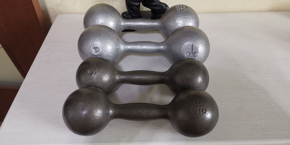 Гантели 10 кг, гантели 6кг, гантели 5кг.