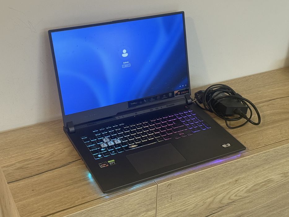 Laptop Gaming Asus ROG Strix G713IE