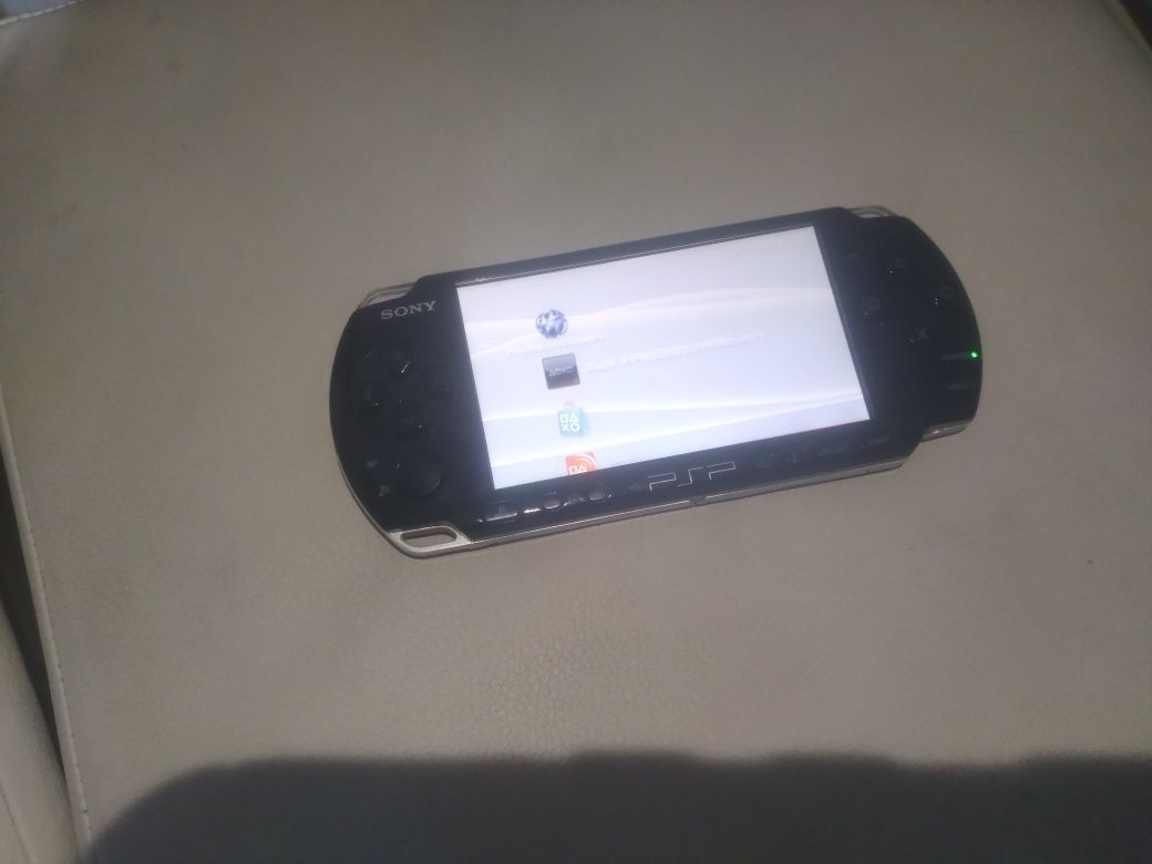 Psp 3000 зарядка в комплекте срочно