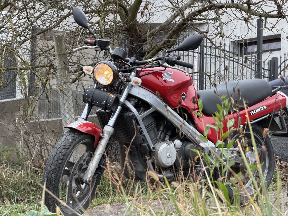 Honda ntv 650 revere