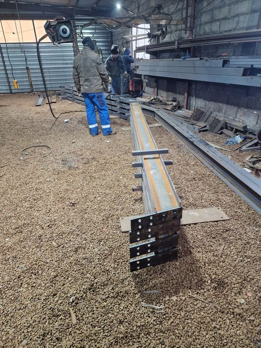 Vand structura metalica din stoc