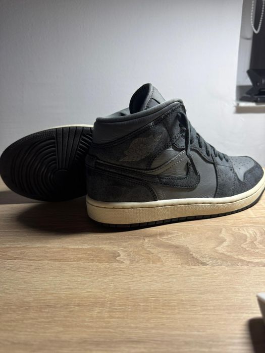 Air Jordan 1 Mid