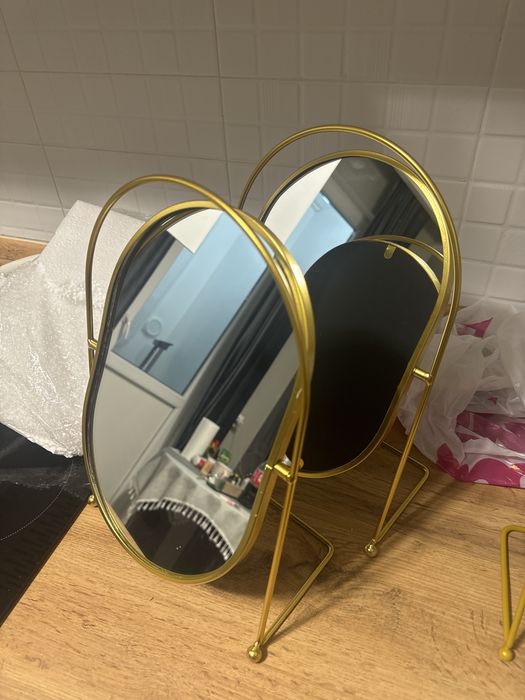 Настольное зеркало