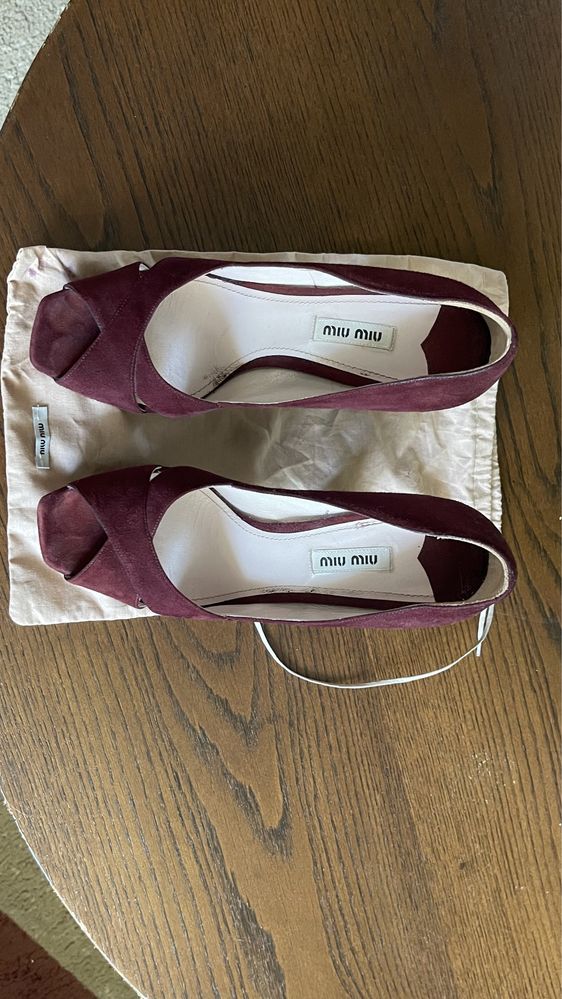 Сандали Jimmy Choo , Miu miu