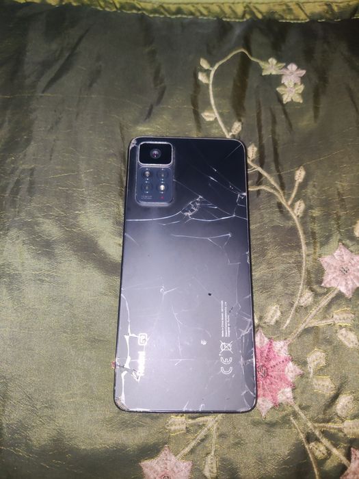 Обменяю на телефон по хуже но целый