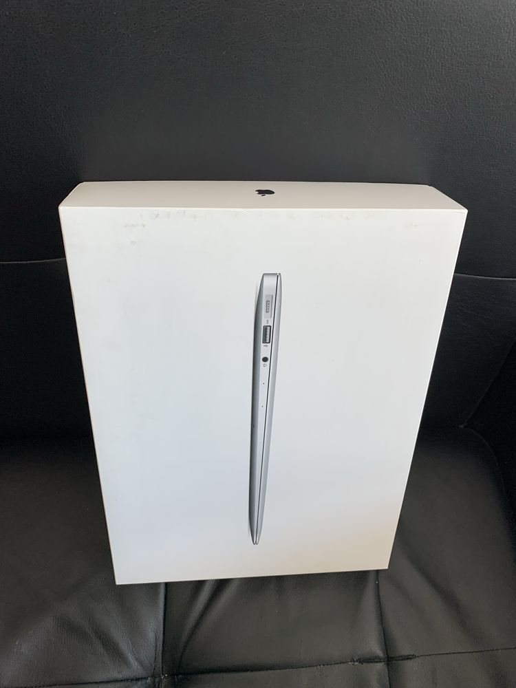 Macbook Air 13 core i5. С коробкой. Рассрочка есть.