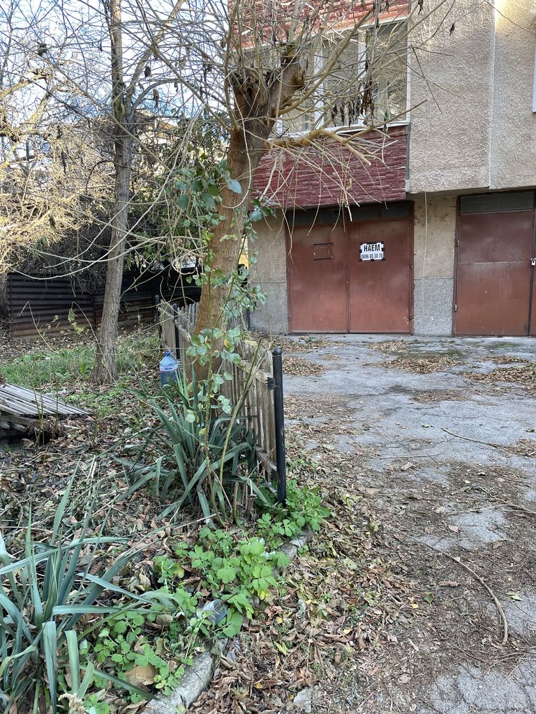 Дава се под наем Гараж / Паркомясто в Перник, Селото - 21 кв.м за 76.5 € - Снимка #6