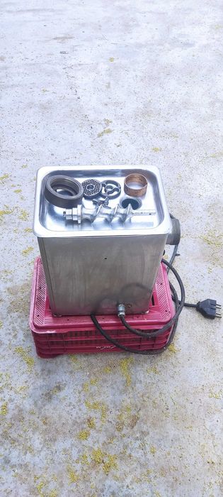 Професионална Месомелачка