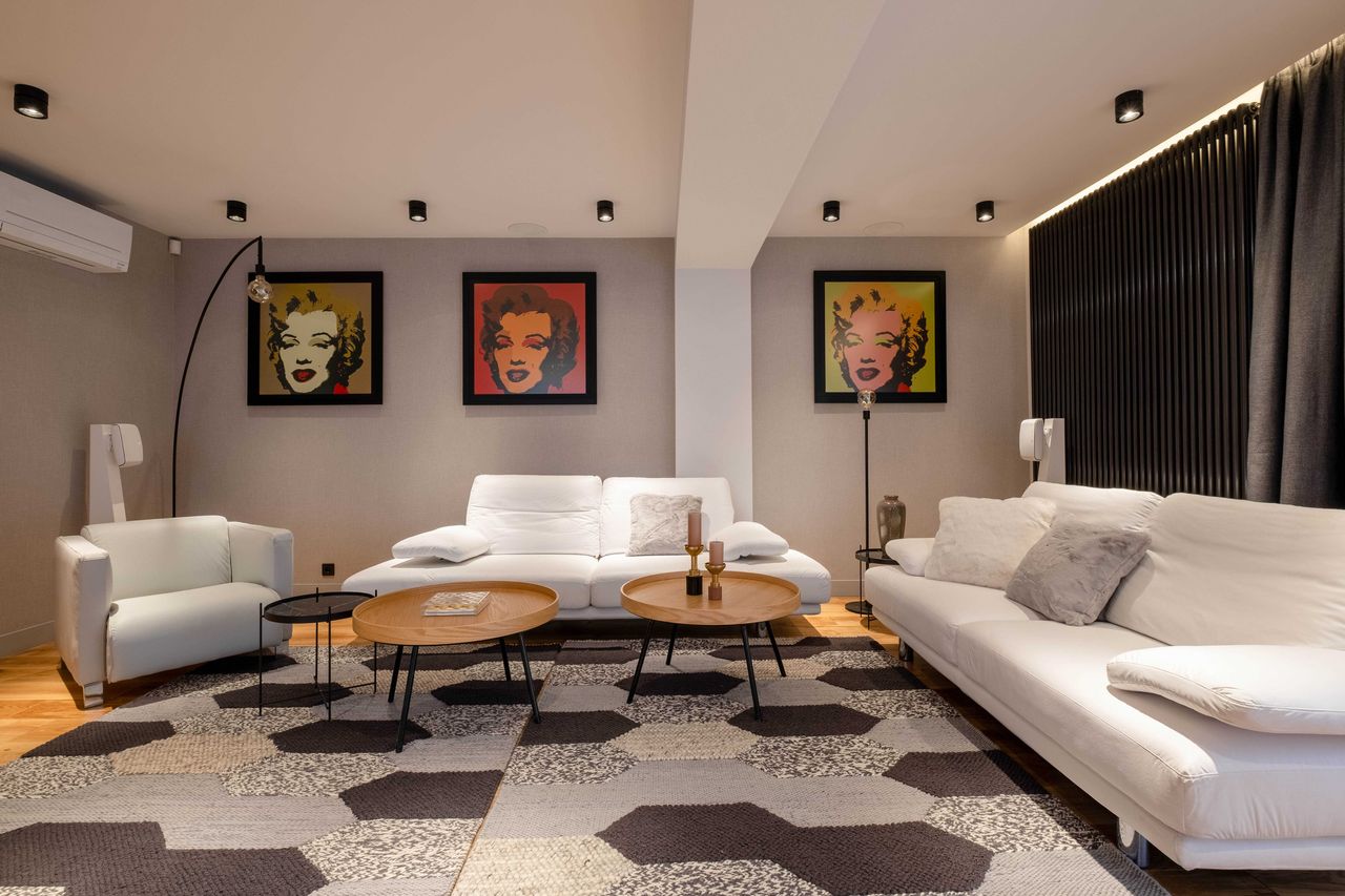 Продава се Къща в София, Център - 460 кв.м за 2714 €/кв.м - Снимка #4