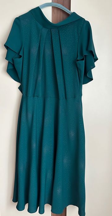 Vând rochie deosebită și eleganta