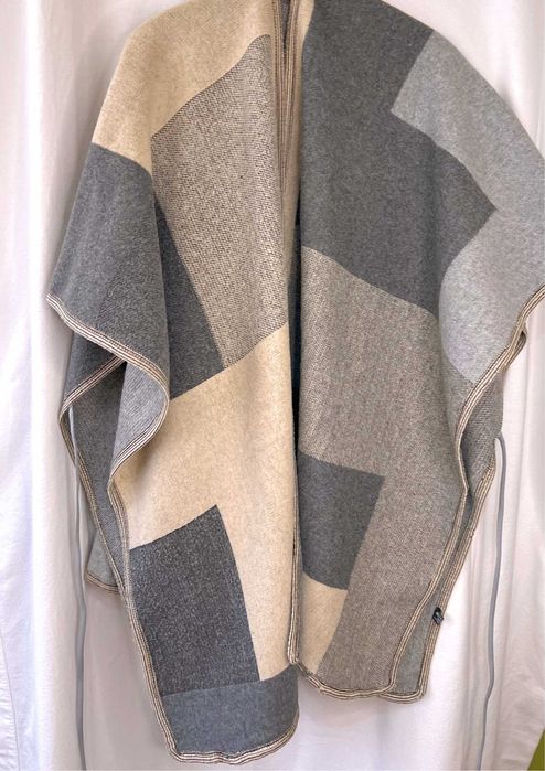 Италианско пончо в пастелни цветове