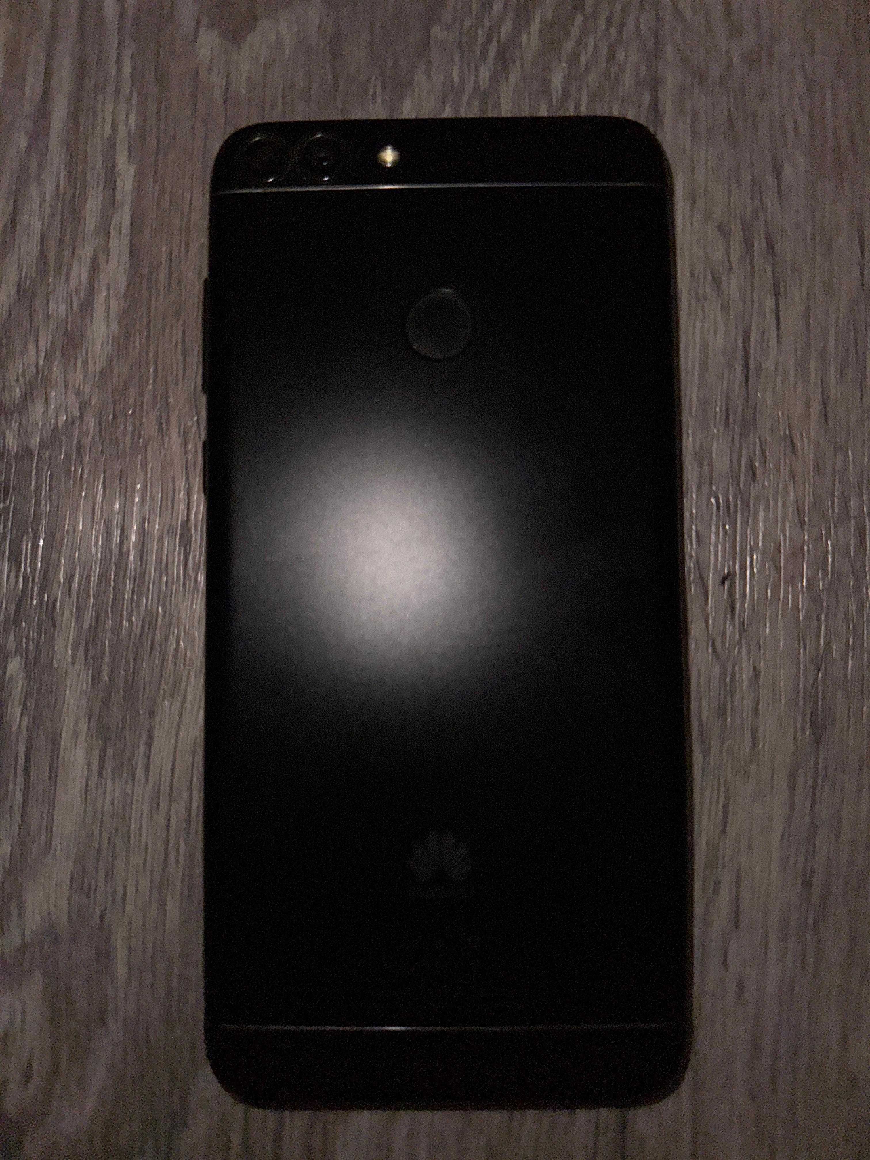Смартфон Huawei P Smart