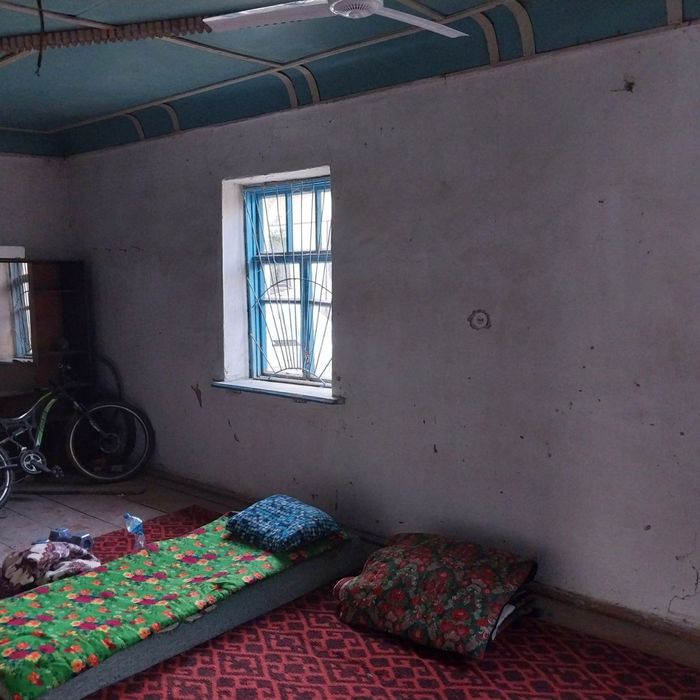 4 sotix uy sotiladi SROCHNA Sergelida narxini kelishamiz