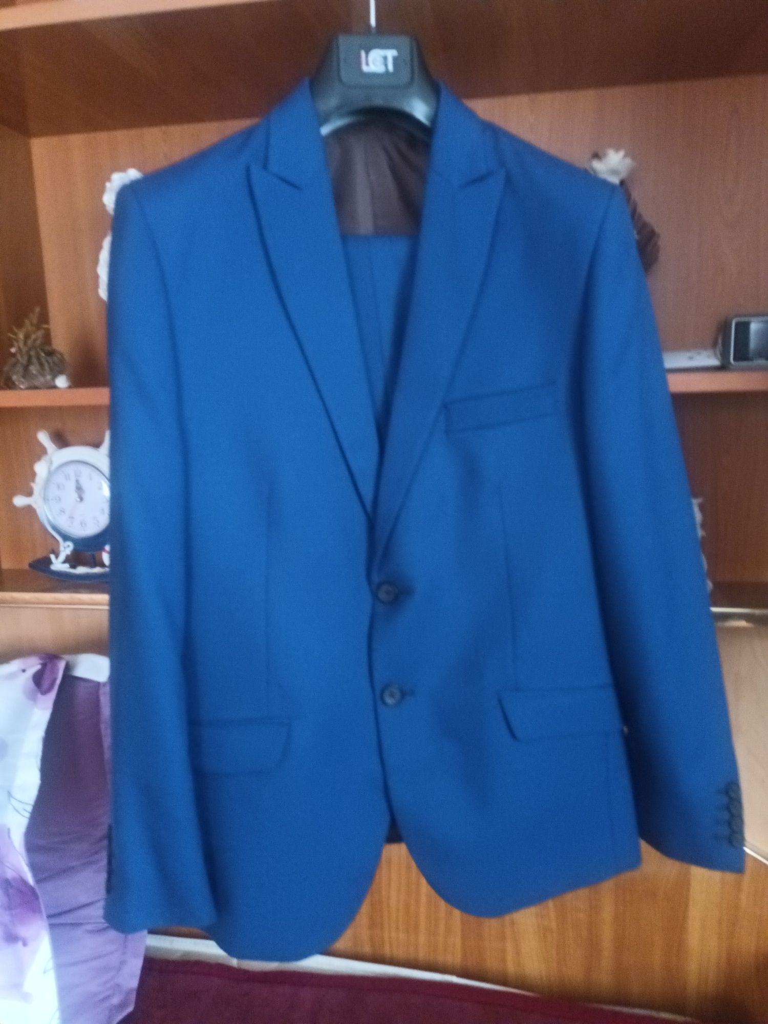 Costum barbatesc