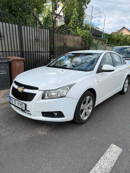 Vând Chevrolet Cruze 2010