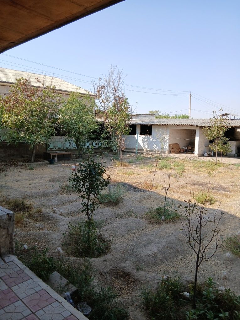 Samarqand viloyati Nurobod tumani markazida 4 sotix yer sotiladi
