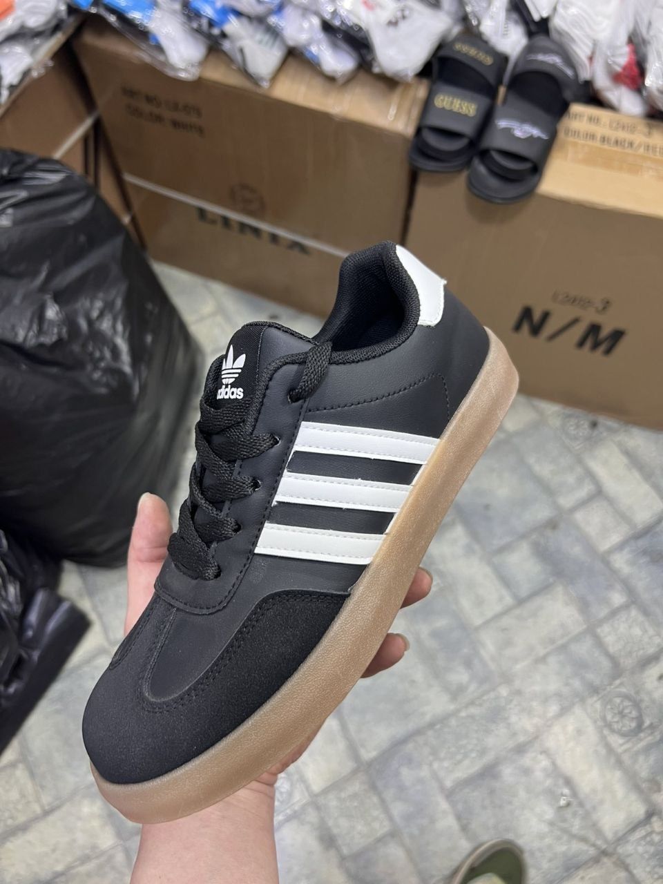 Adidași Unisex !