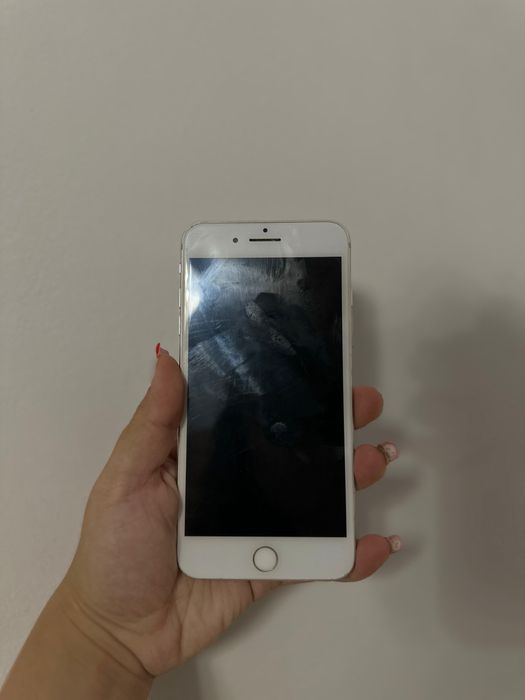 Продам легенду iphone 7plus