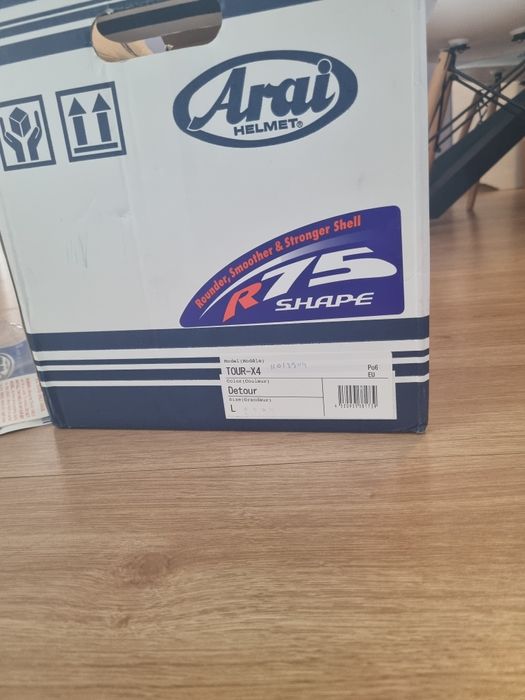Vand Casca Arai Tour X4