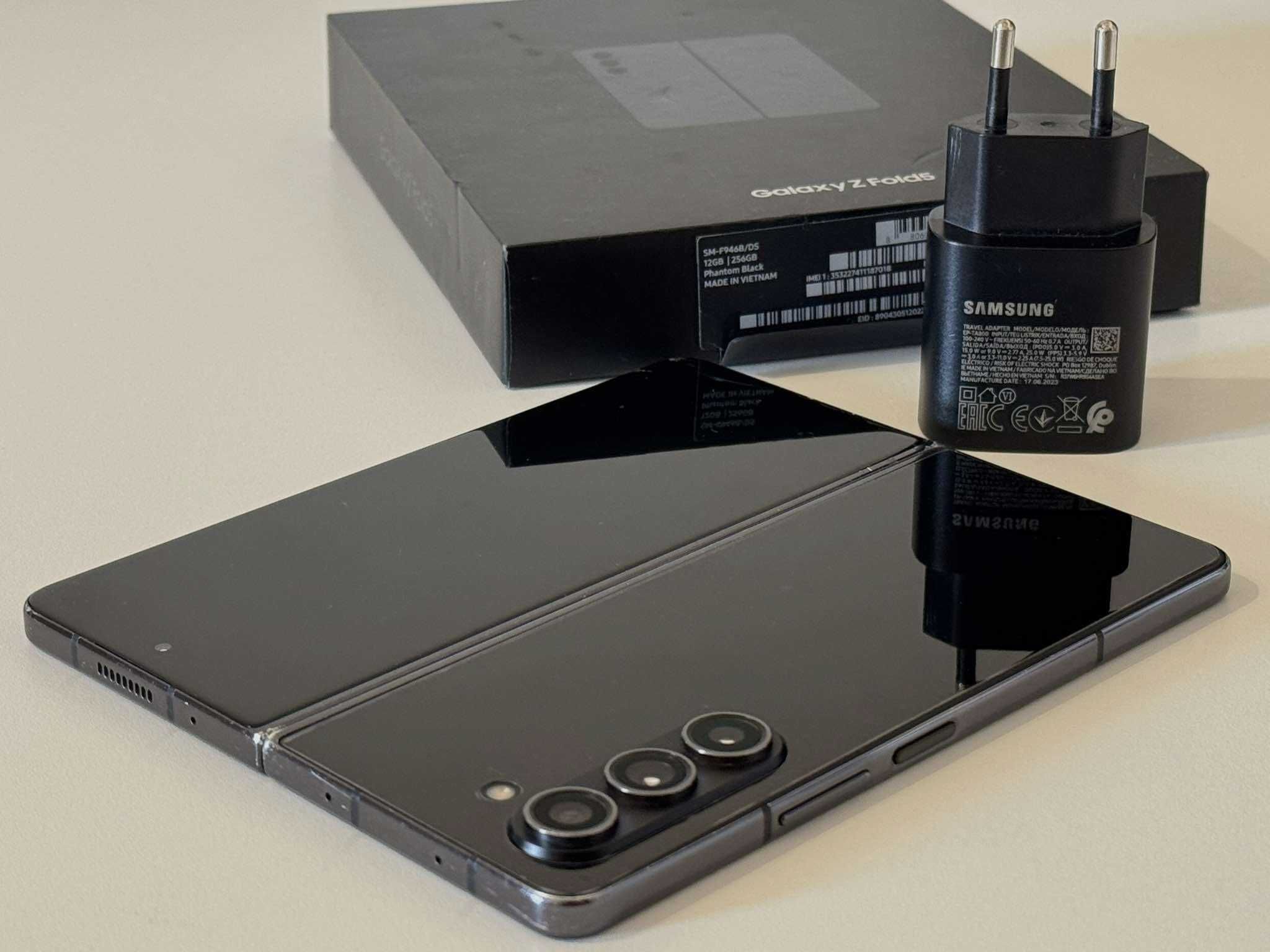 Бартер! Galaxy Fold 5 Phantom Black (Черен) + Aдаптер
