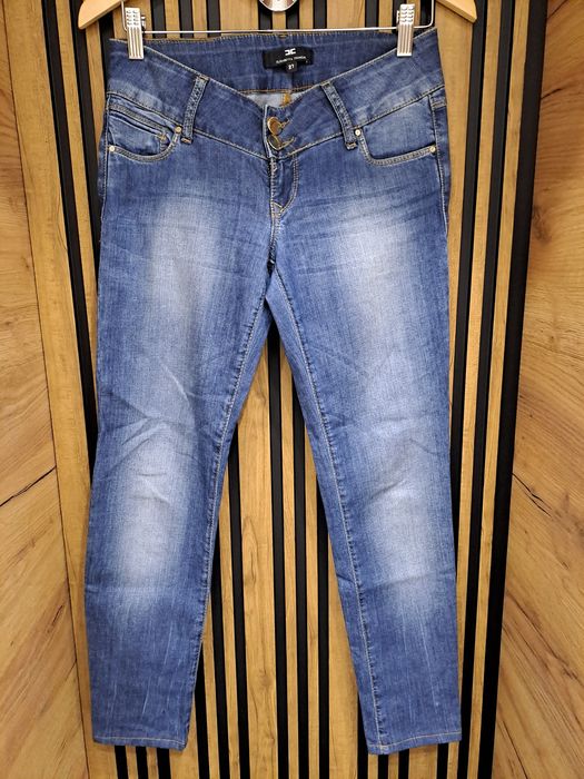 4 броя дънки, размери 34, 36, 27, 28, по 15лв./бр. DIVIDED, ZARA