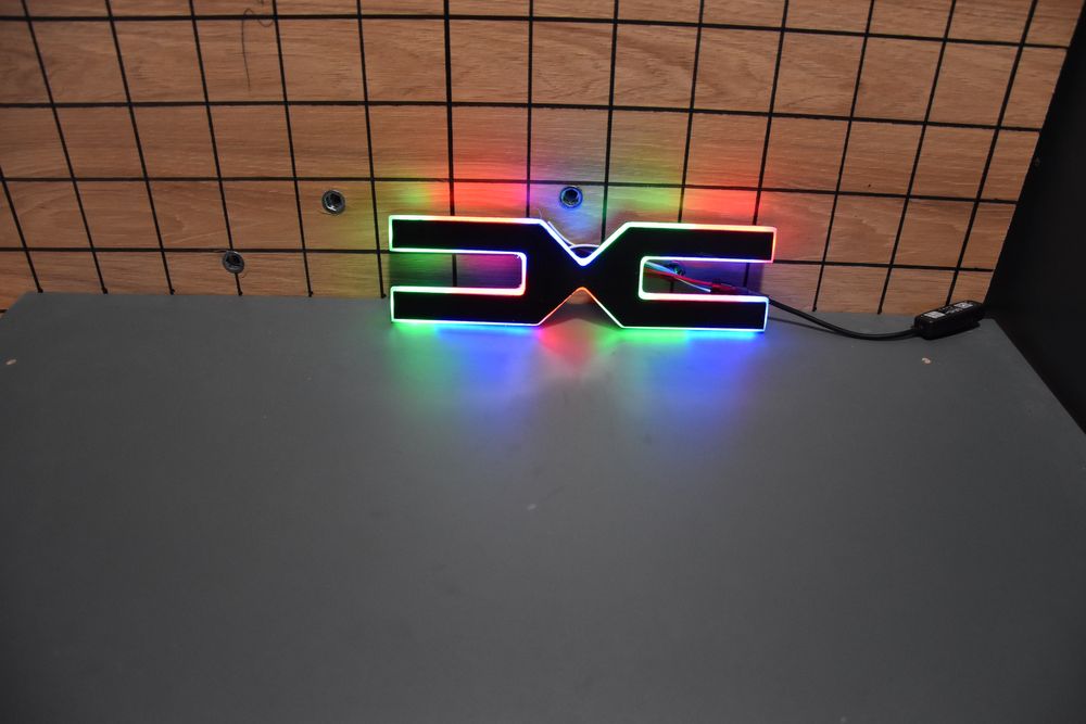 Sigla luminoasa multicolor