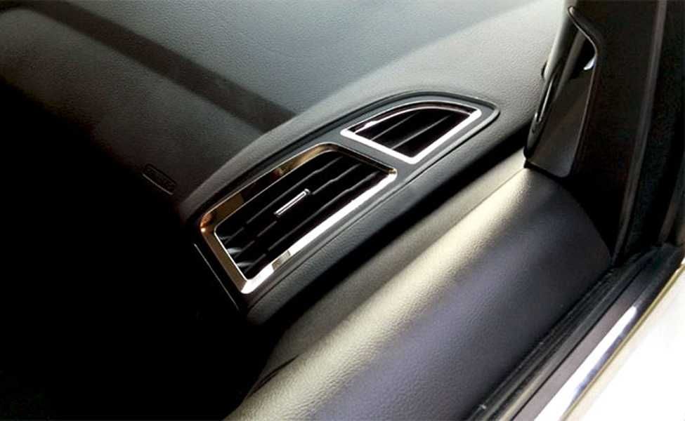 Ornamente cromate guri aerisire laterale - Ford Focus 3