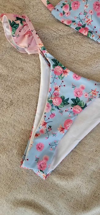 Чисто нов бански на цветя