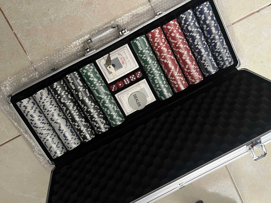 Set poker valiza aluminiu 500 de jetoane