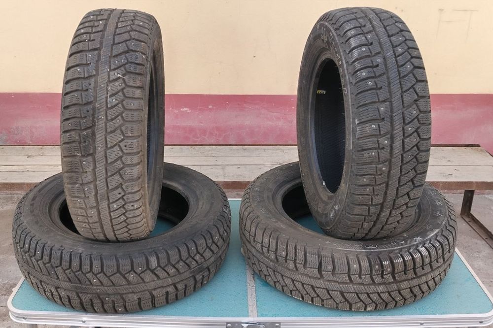 Шина зимная шиповка проездил 3 месяца