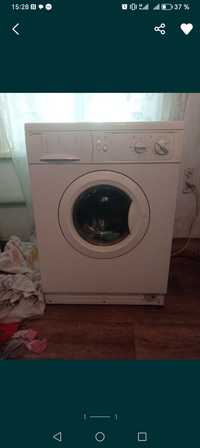 Продаётся стиральная машинку срочно 28000