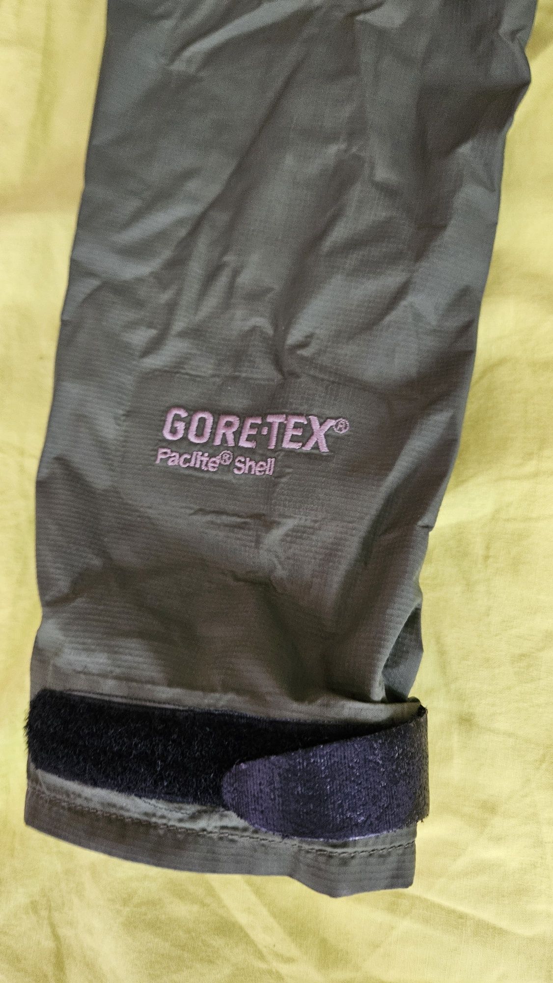 Mountain Hardwear Gore-tex paclite ; Columbia