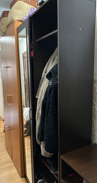 3 Dulapuri de dormitor și un dulap pentru hol