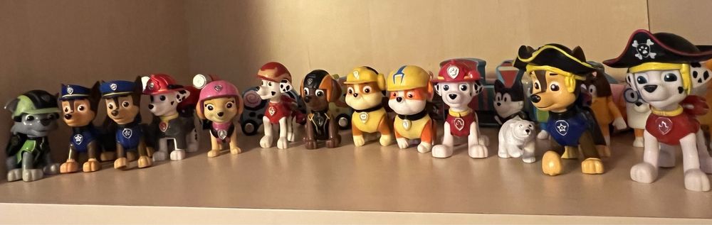 Turnul PAW PATROL + set complet echipa catelusilor