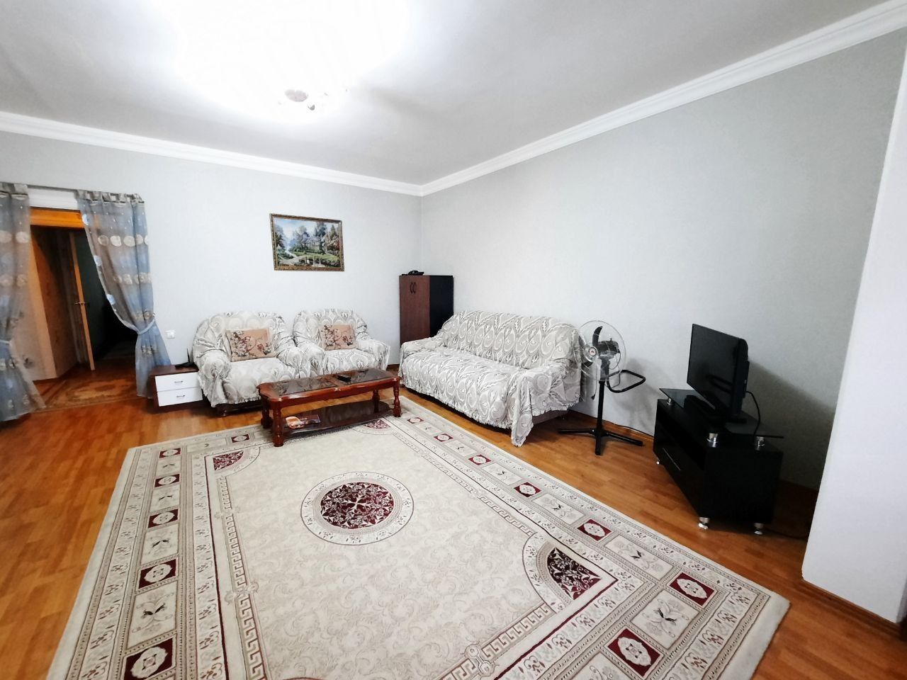 Сдается 3 х ком Метро Ойбек. Улица Чехова. 60 школа