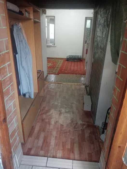 Продаётся квартира Шахристанский 1 ком галарейний дом 3 етаж 42 м2